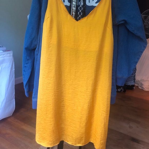 Topshop Dresses & Skirts - scalloped v neck satin shift dress